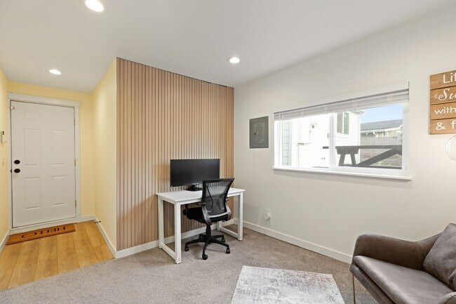 Building Photo - 4008 S 36th St