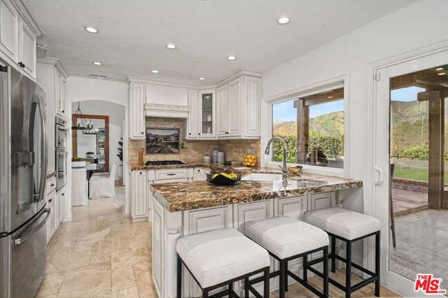 Building Photo - 6497 Country Club Dr