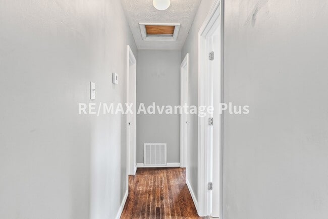 Building Photo - 2-Bedroom Home Walking Distance to Longwood University