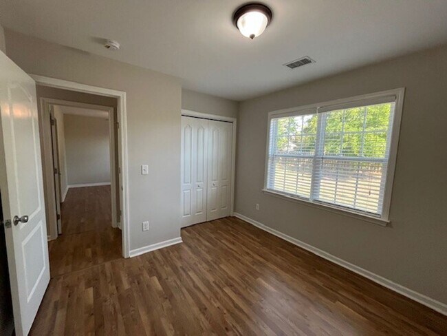 Building Photo - 3308 Greenridge Way