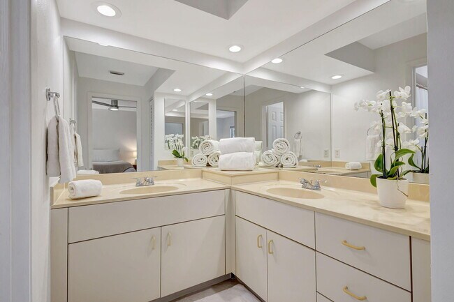 Building Photo - 1106 Ocean Dunes Cir