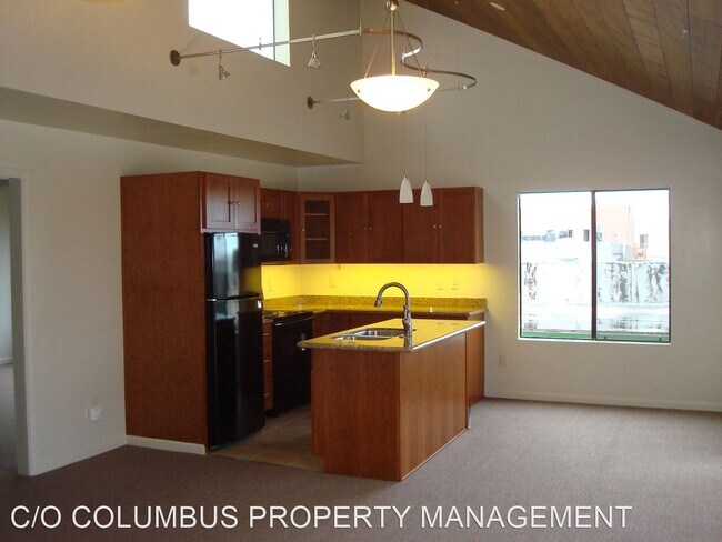 Building Photo - 550 Lighthouse Ave