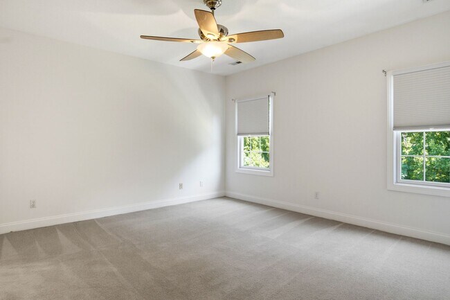 Building Photo - 2645 Blossom Trail E