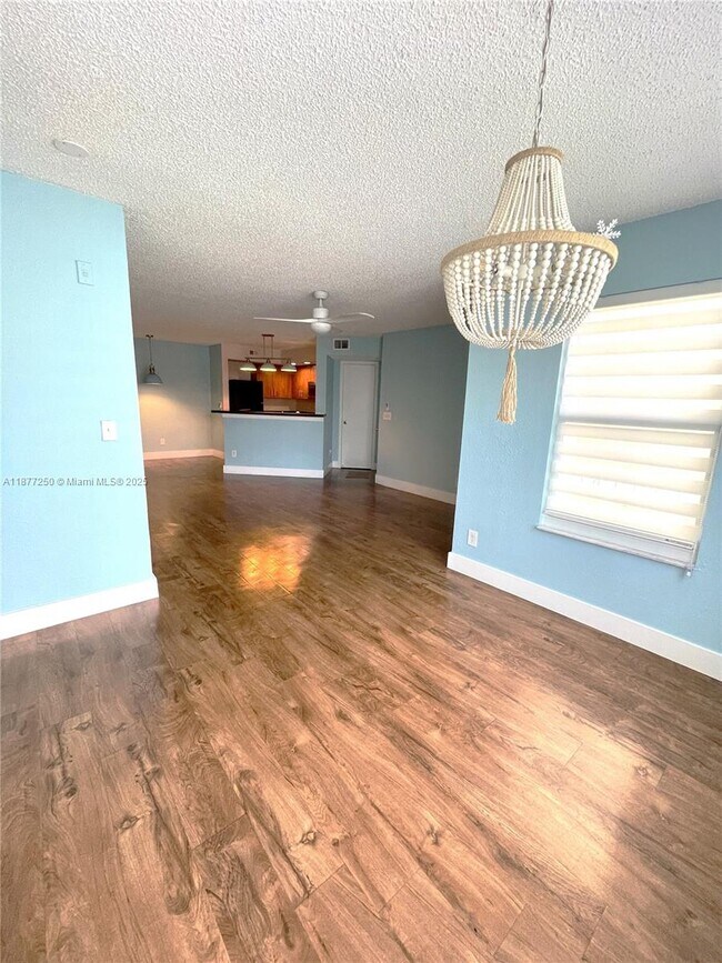 Building Photo - 12760 Vista Isles Dr