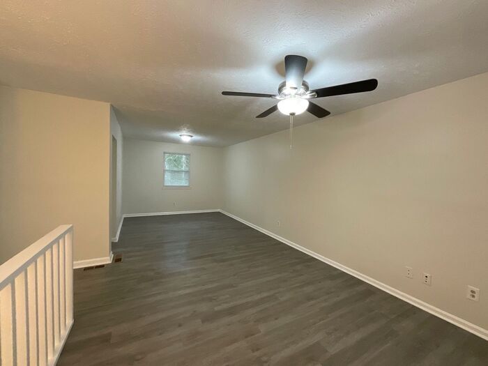 Building Photo - 2336 Pebble Rock E