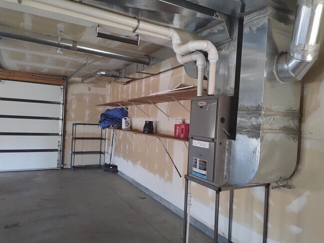 Building Photo - 256 E Fork Big Sandy Rd