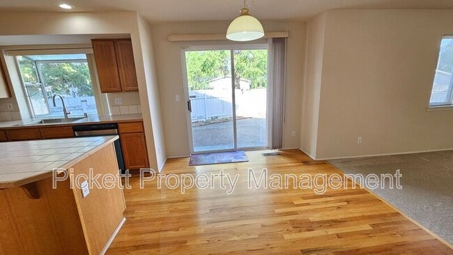 Building Photo - 6453 Grand Pine Loop NE