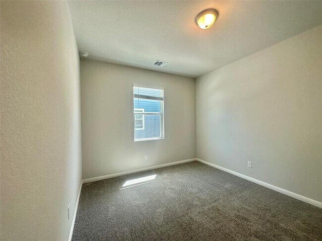 Building Photo - 304 Branchwood Path