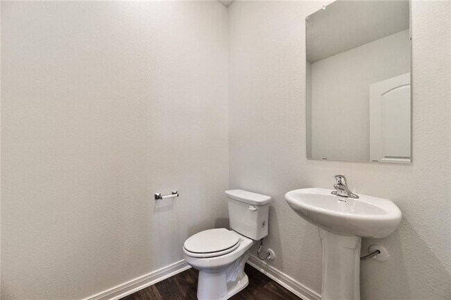 Building Photo - 112 Dupont Pass