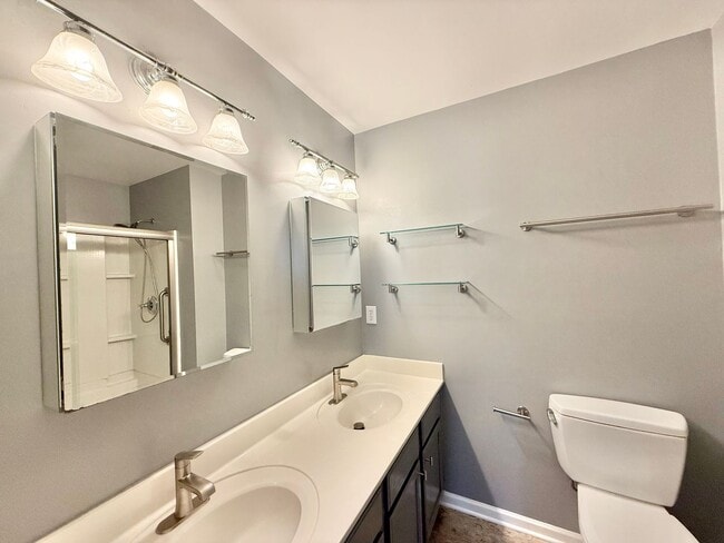 Building Photo - Charming 2BD, 2BA Durham Home with a Bonus Room/Office & Fenced Yard in a Prime Location