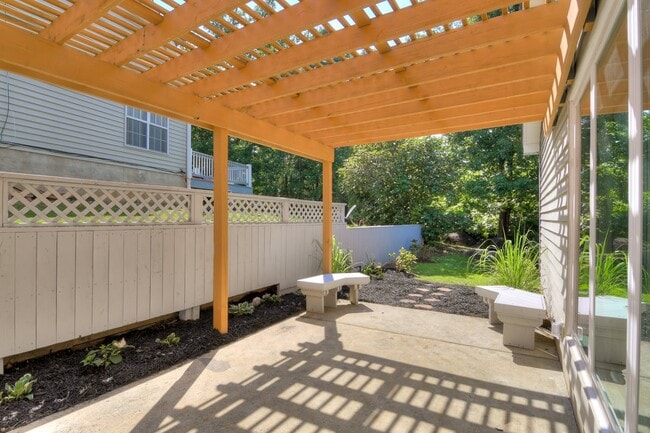 Building Photo - 486 Granite Point