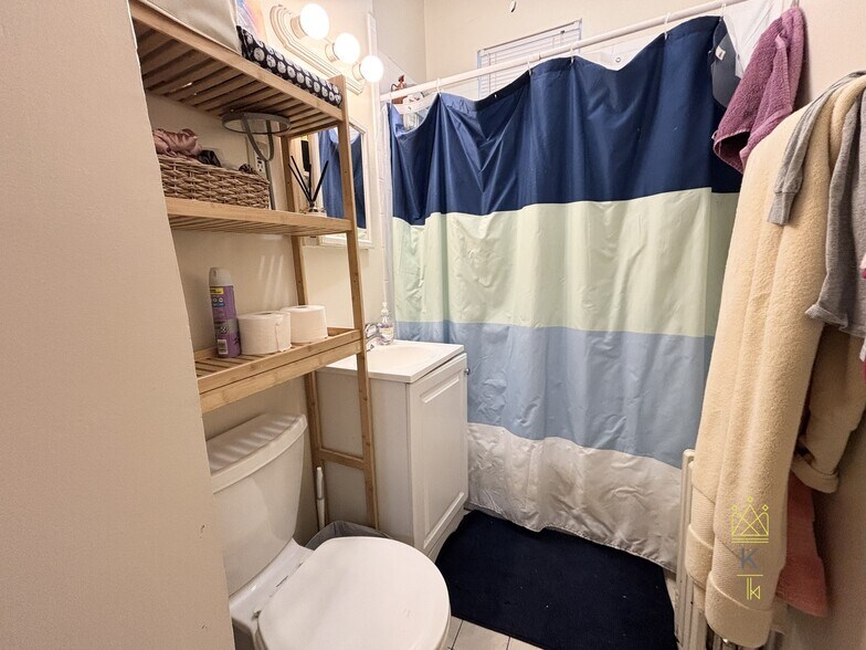 Building Photo - 1477 Beacon St