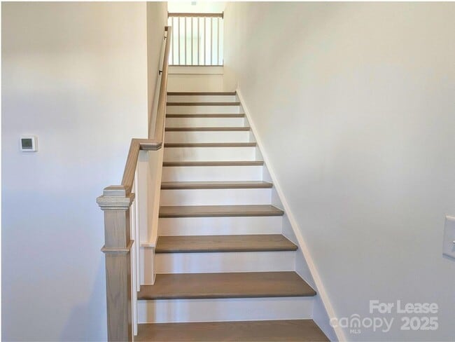 Building Photo - 3228 Drift St