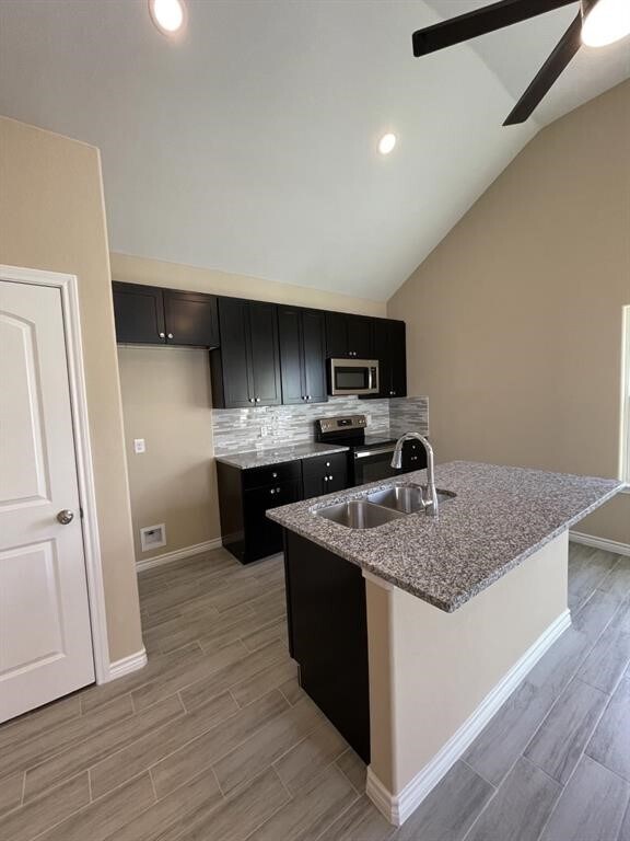 Building Photo - 16682 E Forrestal St