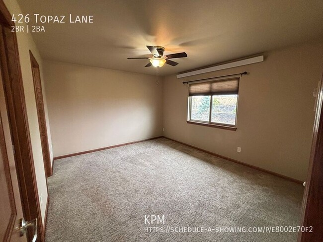 Building Photo - 426 Topaz Ln