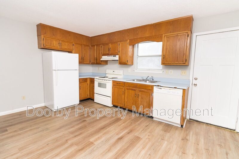 Building Photo - 7808 Holiday Hills Cir