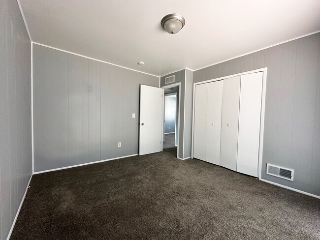 Building Photo - 30486 Townley St