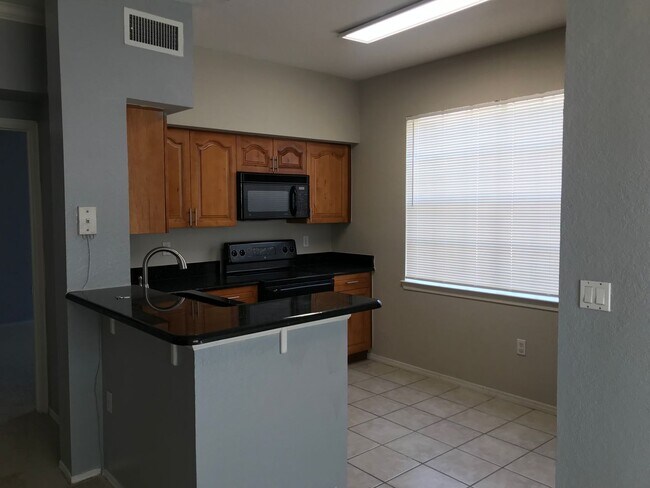 Building Photo - 2586RTJ.Madison 1110(100)