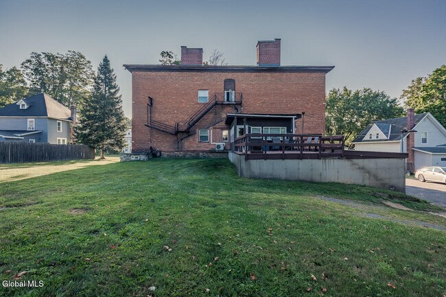 Building Photo - 39-41 Haskell St