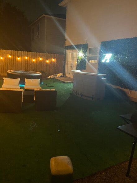 Building Photo - 410 Mahogany Chest