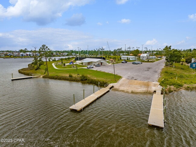 Building Photo - 526 Camellia Ave