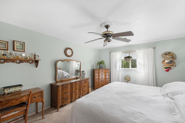 Building Photo - 3615 Horacio Ct NE