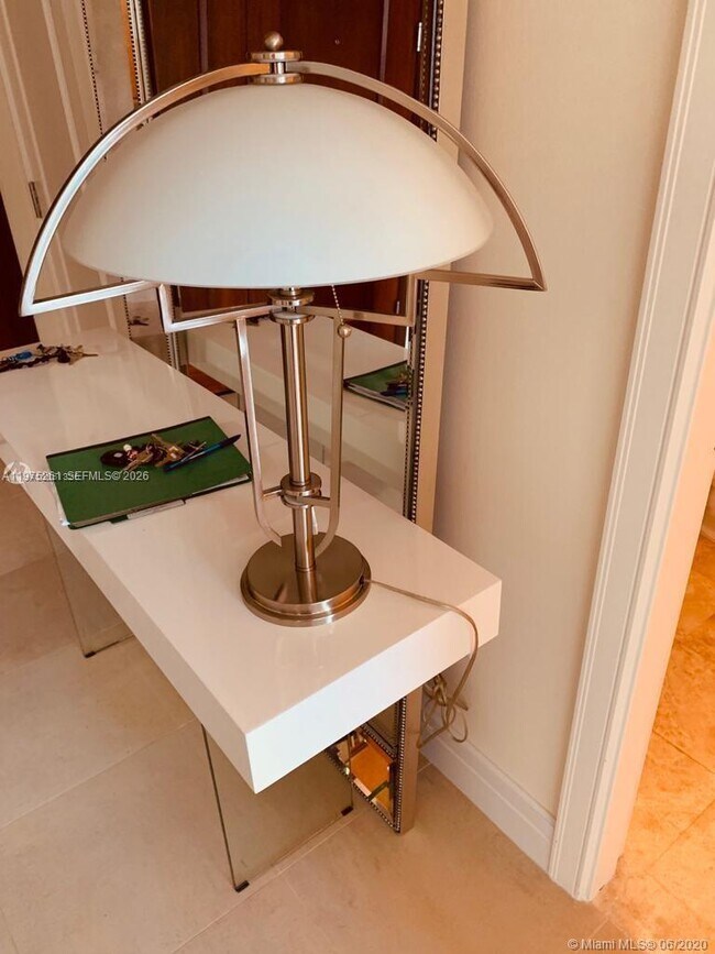 Building Photo - 1425 Brickell Ave