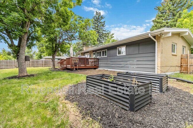 Building Photo - 5766 W Elmhurst Dr