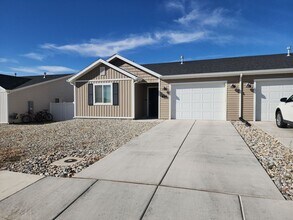 Building Photo - 496 W 2350 N