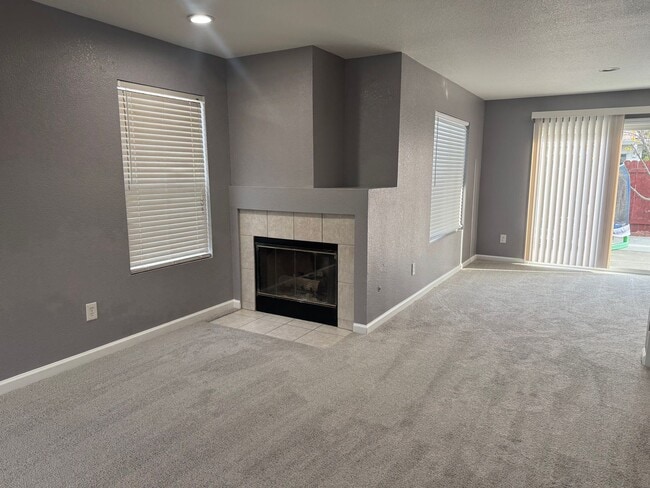 Building Photo - 245 Rambler Rose Ln