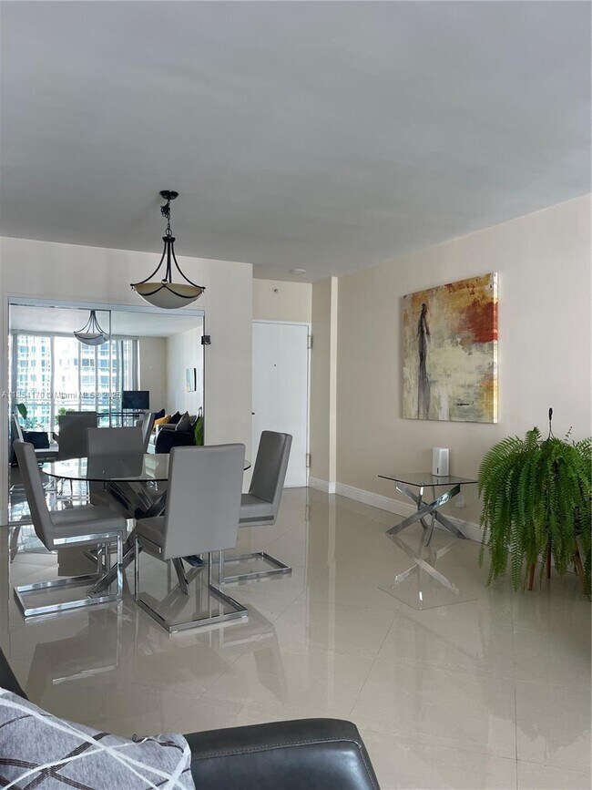 Building Photo - 3001 S Ocean Dr