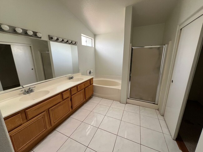 Building Photo - Spacious 4-Bedroom + Office Home in Desirable HOA Community Near New Shopping & Costco