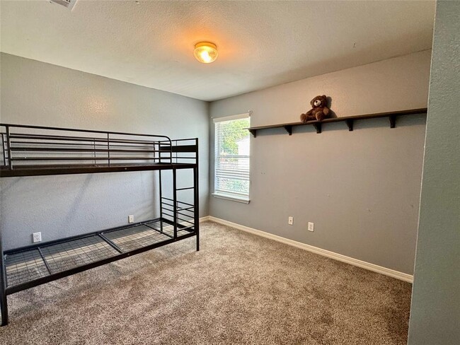 Building Photo - 108 N Pauley Dr