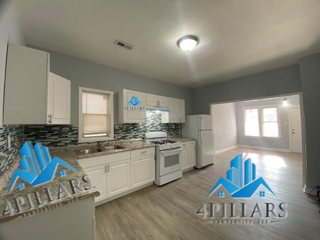 Building Photo - Charming 2 Bedroom, 1 Bath Apartment for Rent
