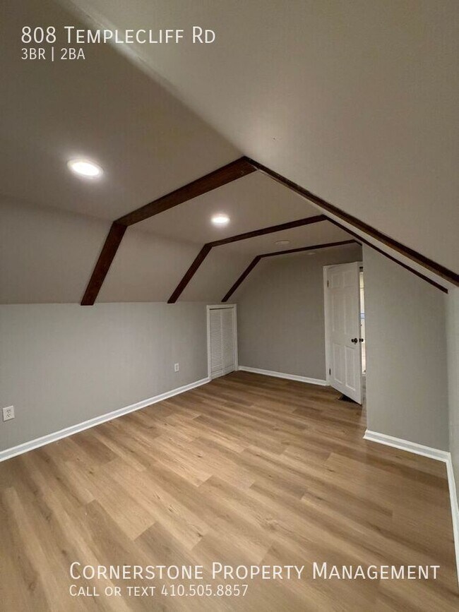 Building Photo - 808 Templecliff Rd