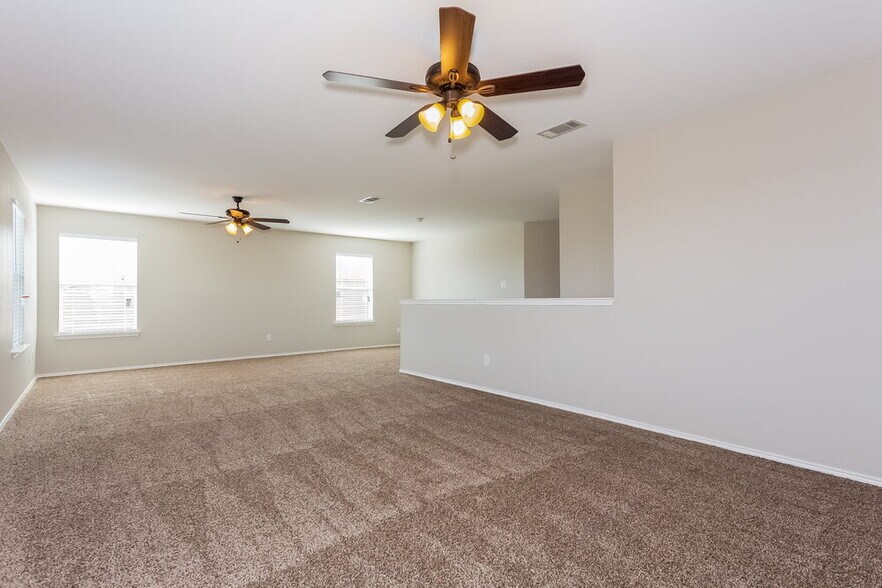 Building Photo - 5828 Ridge Lake Dr