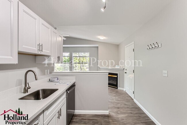Building Photo - Charming Studio for Lease, Bright, Cozy & ...