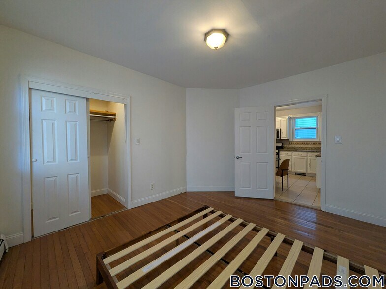 Building Photo - 184 Green St