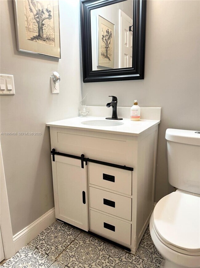 Building Photo - 960 Bayberry Point Dr