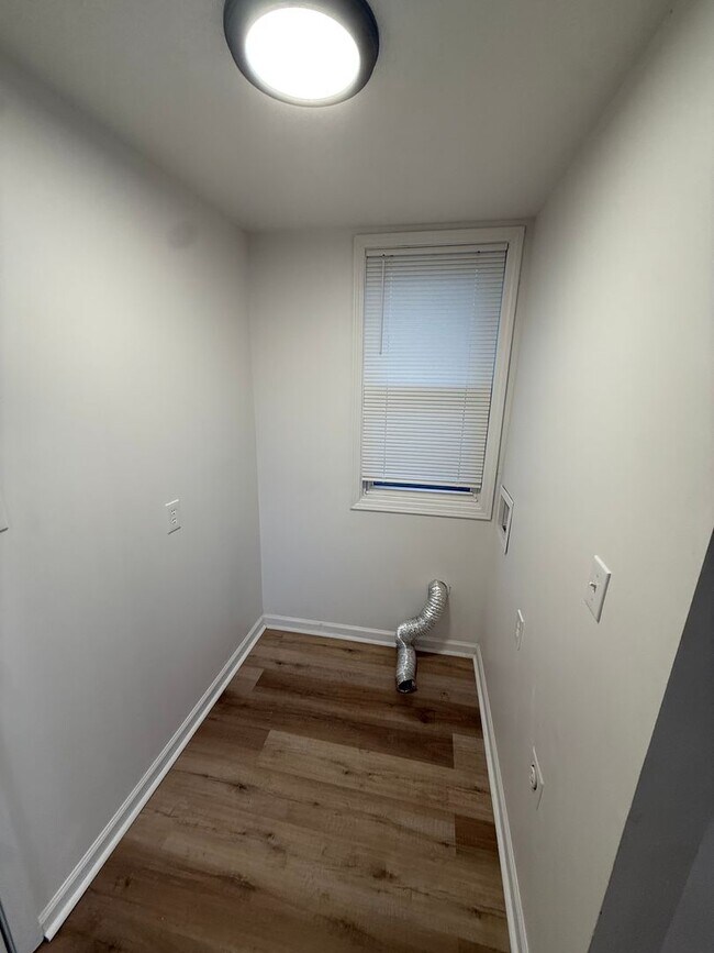 Building Photo - Charming & Updated 2-Bedroom Home in Heart of Olathe!