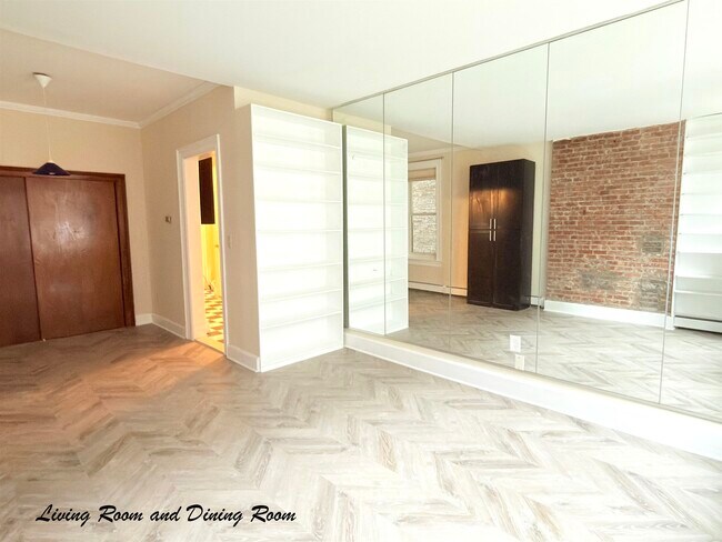 Building Photo - 622 Park Ave