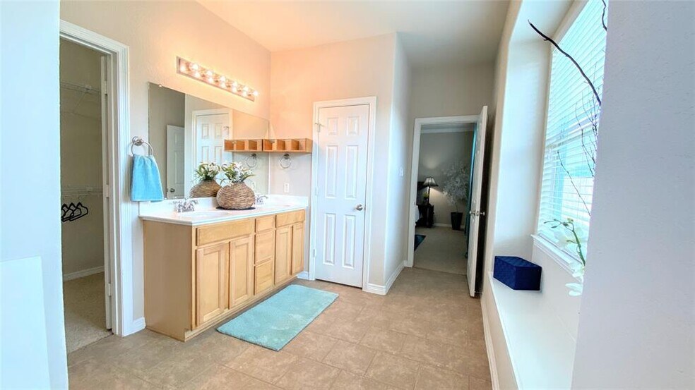 Building Photo - 314 River Briar Ln