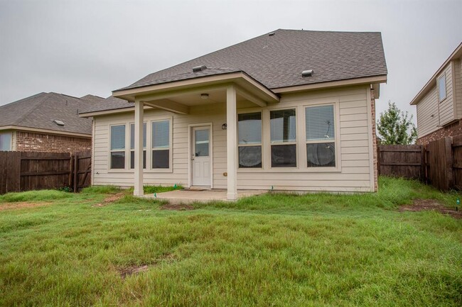 Building Photo - 2700 Auburn Chestnut Ln