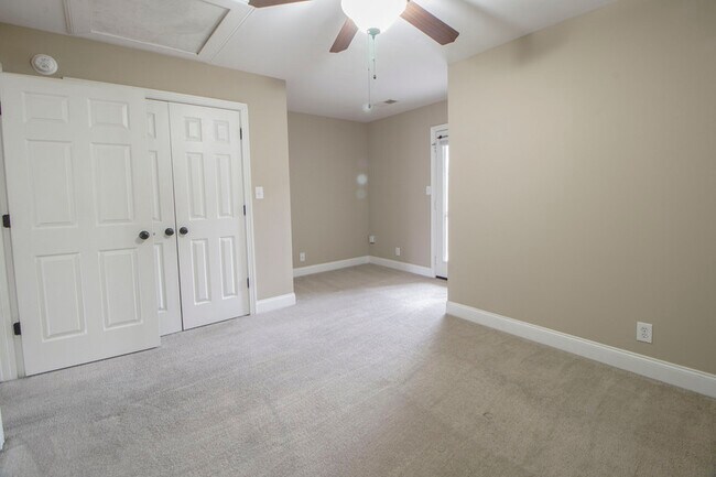 Building Photo - 605 Anderson Dr