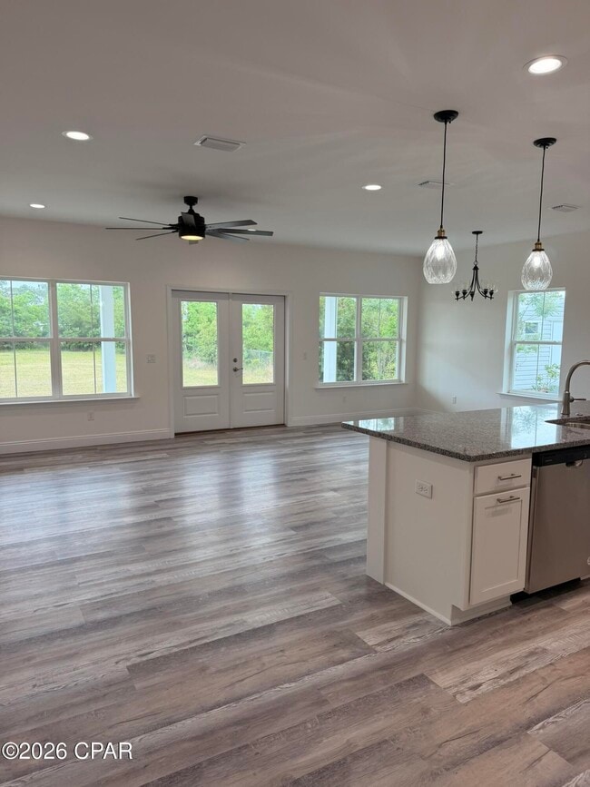 Building Photo - 913 Plantation Dr