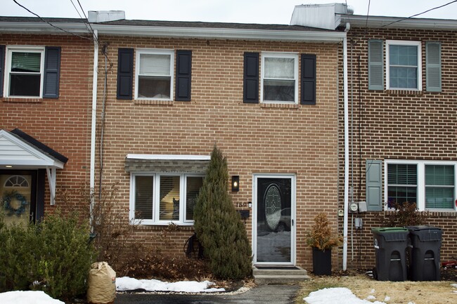 Building Photo - 159 Columbia Ave