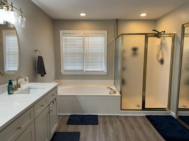 Building Photo - 11804 Shavenrock Pl