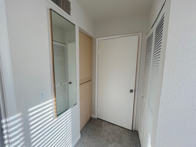 Building Photo - 2bed/2bath in Southwest gated community