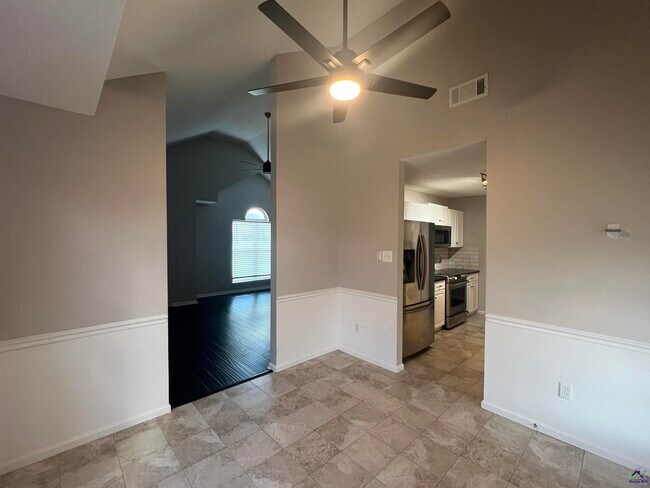 Building Photo - 226 Golden Eagle Dr