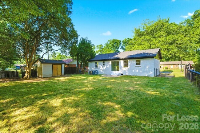 Building Photo - 6126 Amberly Ln